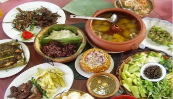 饮食特点 常见的傣族菜   傣族菜是指中国云南傣族人的特色菜,傣族菜