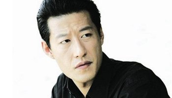 战后之战 中国兄弟连 妻子:辛月 血型:a型 基本信息 姓别:男于震 身高