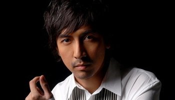 个人简介 姓名:张鲁一 生日:6月7日 生肖:猴 星座:双子座 身高:182