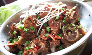 提供羊鱼丸4人餐,有赠品,超值免费WiFi蝎子炒油麦菜图片