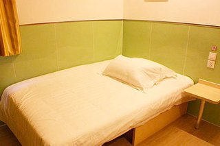 99旅馆连锁(市二宫地铁站店)-大床