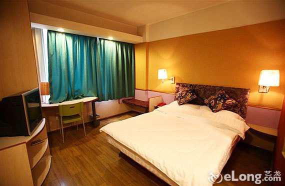 【免费接送机 成都好的家酒店(双流)】住宿1晚