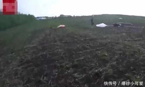 2名跳伞者空中相撞昏迷 无法打开降落伞惨坠地身亡