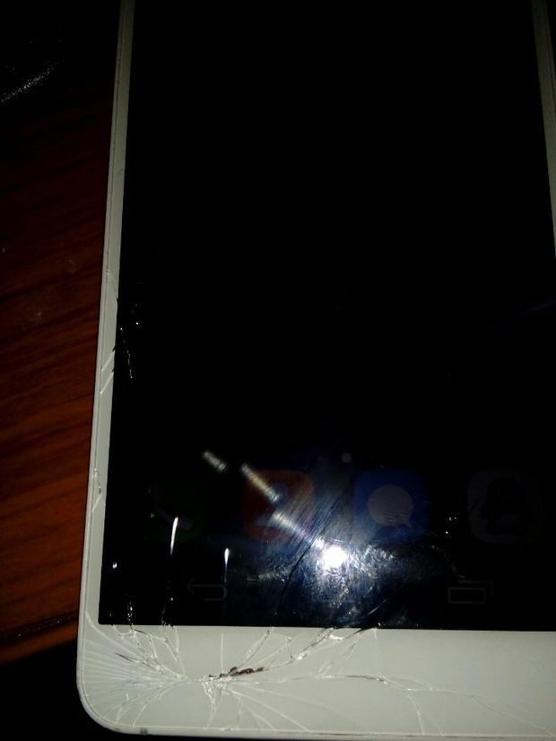 华为荣耀6屏幕多少钱荣耀6手机屏幕摔碎了,还