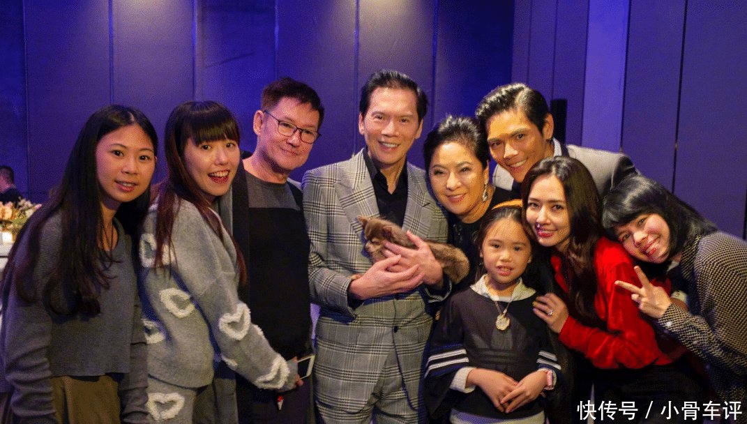 向太泄密向佐求婚郭碧婷,双方父母全出现,怀