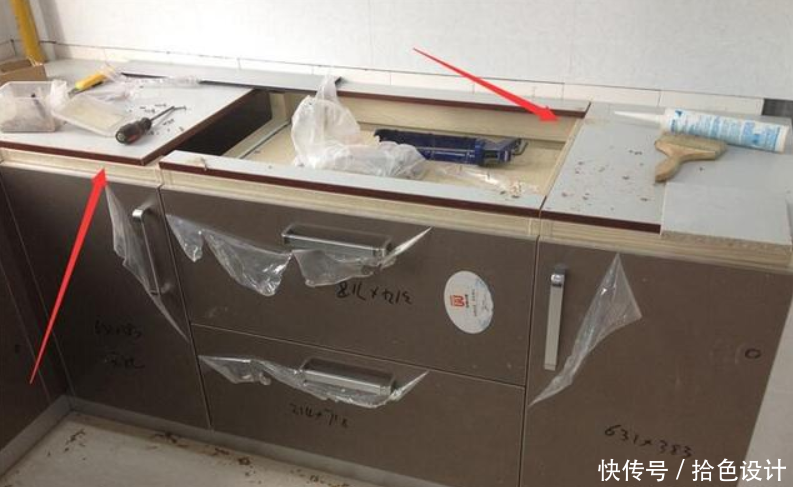 花1200块一米定制橱柜,安装时却出现两种材料,业主气坏了 第3张 花1200块一米定制橱柜,安装时却出现两种材料,业主气坏了-家居窝