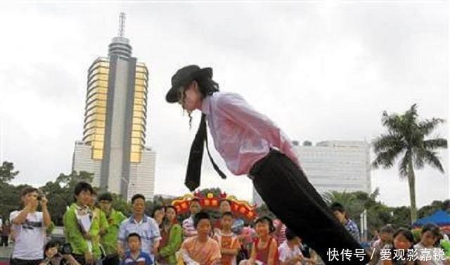 30秒看懂6个经典大型魔术,人体倾斜45度原来