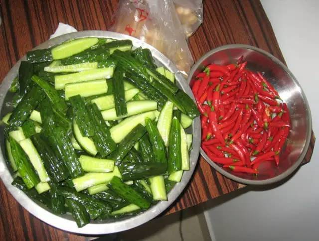 炎炎夏日，这样腌黄瓜，给肉都不换!!!