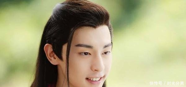 目睹邓伦和赵丽颖、乔欣、李沁的合照,和杨紫