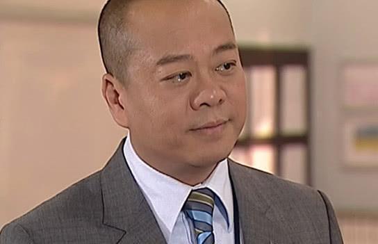 他是内地最受欢迎的香港男演员,妻子是澳门第