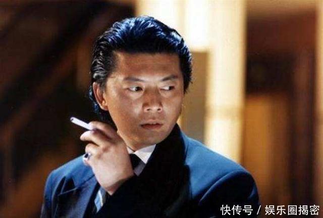 曾当过兵,演反派走红却正红时出国进修,复出后