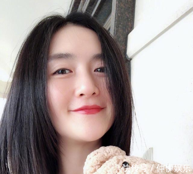 谢娜晒双胞胎女儿百日照,宝宝被养得白白胖胖