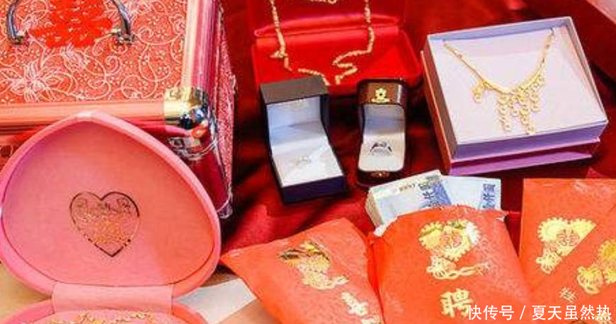 领证后再谈彩礼,婆婆霸气回复要钱没有,要皮自