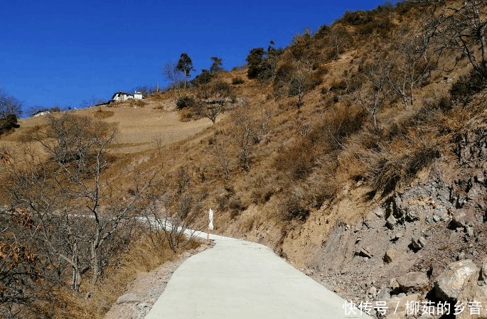 云南一26岁女干部扶贫路途上遇难 警察未婚夫