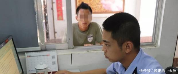 雨天怎么开敞篷跑车南宁一土豪小伙开车打伞被