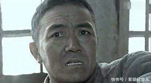 李云龙58岁被逼自杀,留下6个孩子,关键时刻楚