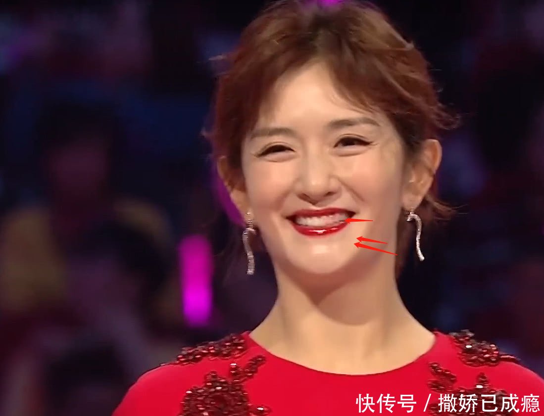 谢娜跨年牙口却很突出,赵丽颖补刀更是一绝,网