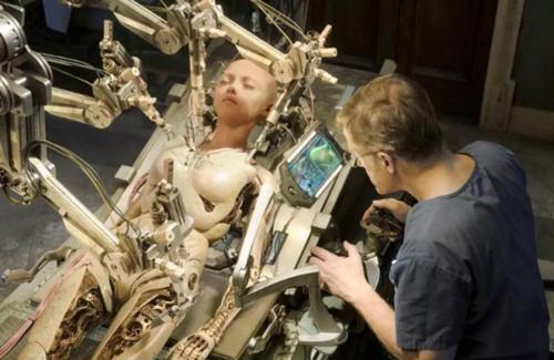 《阿丽塔》实时票房甩开《流浪地球》4倍,卡梅