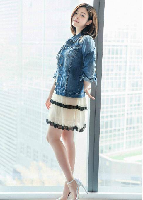 辣妈陈妍希高颜值性感穿搭,十分美女,太多性感!时尚新亮点水浒图片