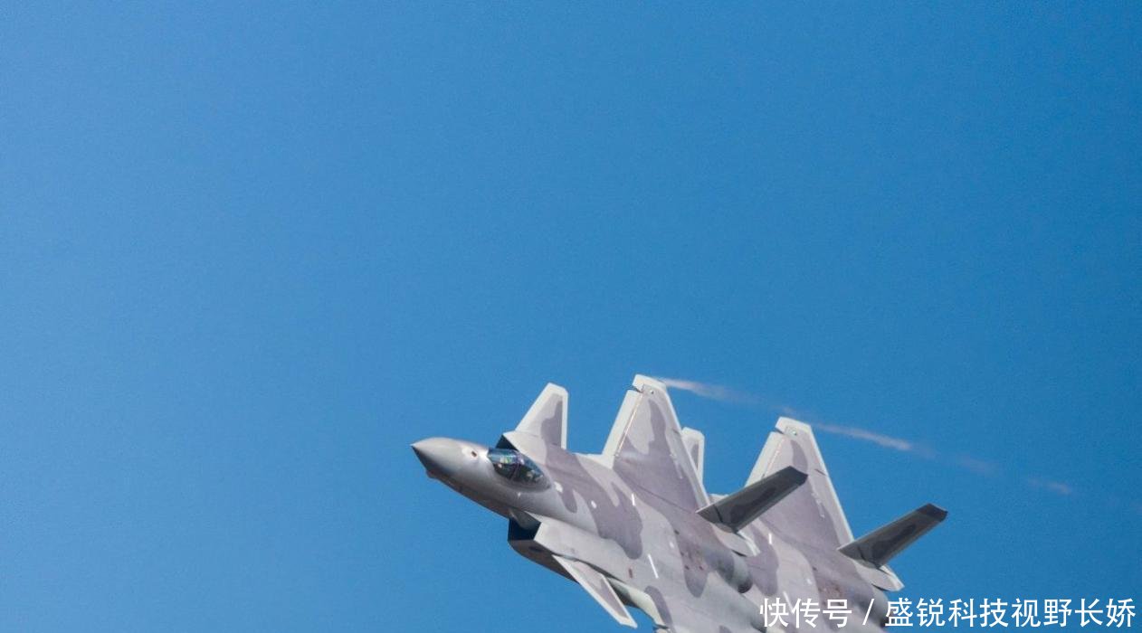 歼10B技术远超苏35, 惊天表演艳绝全球, 但仍暴
