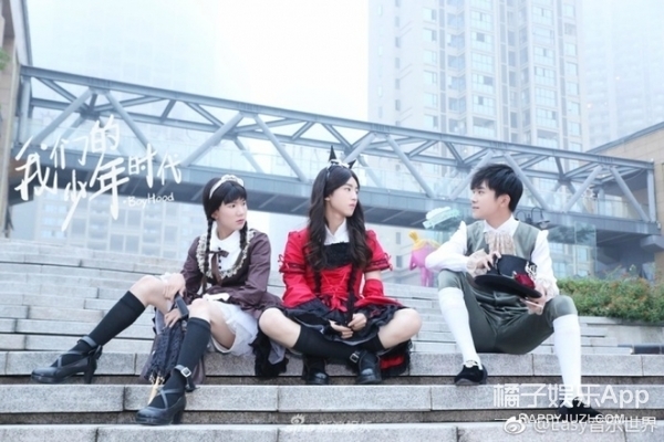 在最新的《我的少年时代》27,28集剧情中,新同学唐缇被孤立,原因是