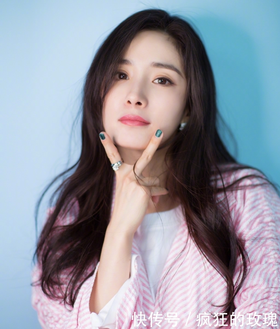 杨幂在离婚后参加活动,网友直呼越活越年轻了