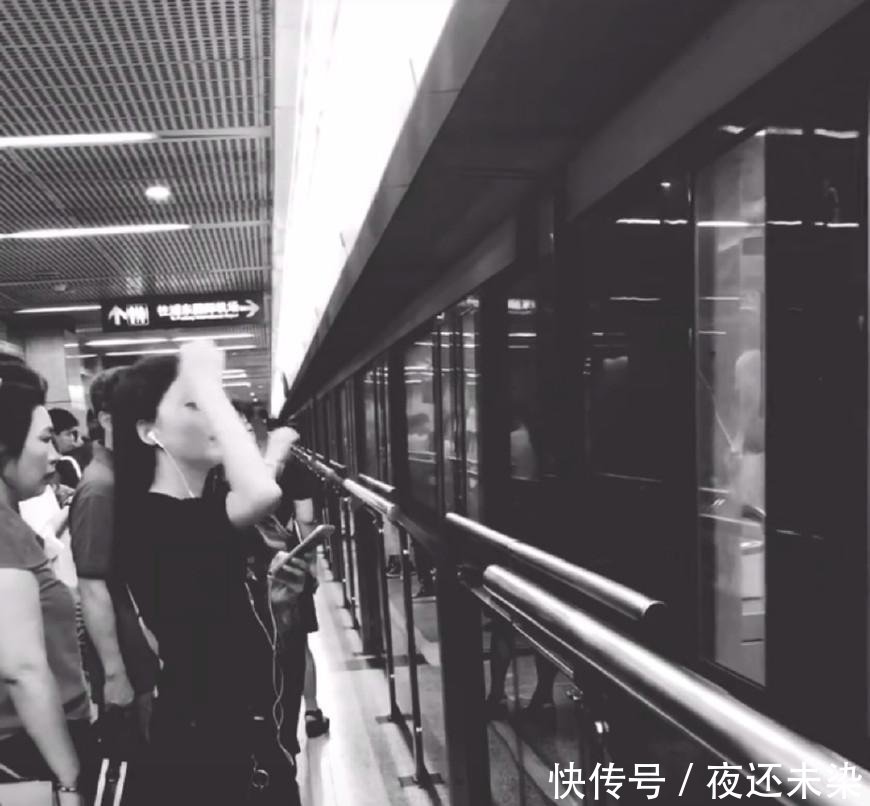上海地铁一女子翻越电动栏杆惨遭腰斩, 真相