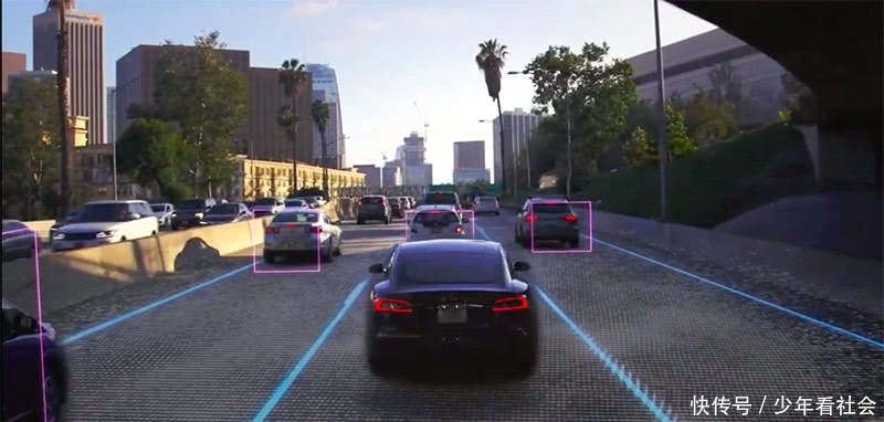 昨夜,特斯拉公布最强自动驾驶芯片 2020年部署