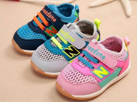 宝宝几个月可以穿软底鞋 ?宝宝选择什么样的软