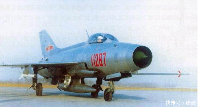 歼7E是魔改最强悍的歼7,但有一缺陷,网友缺点
