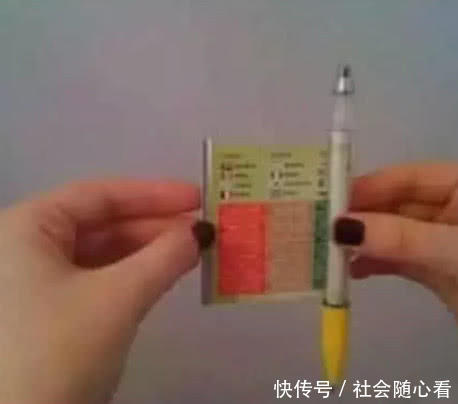 初中生作弊:写在指甲盖上不算啥,最后1个初中舔女孩的老师脚图片