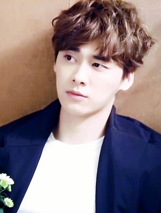 2018微博电影之夜竟然在这举行,迪丽热巴、赵