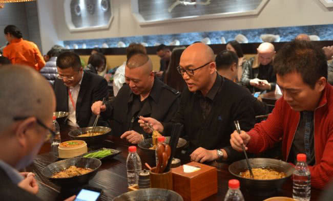 孟非的小面多家关门,明星餐厅为何总是寿命不长?