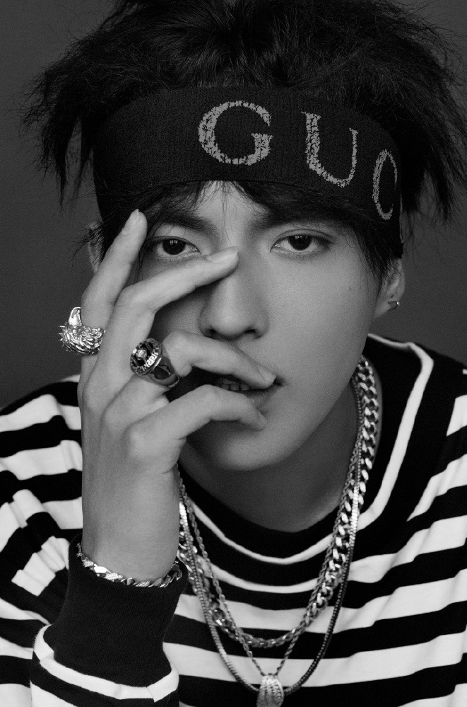 厉害了吴亦凡,签约环球音乐集团成首位华人唱