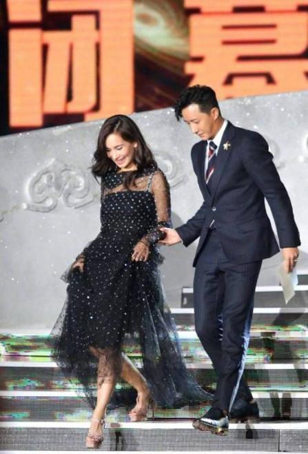 韩庚鹿晗用同样方式宣布恋情,但却有着截然不