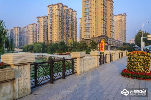 银保监首次会议就盯上高房价,大力遏制房地产\"泡沫化\"?