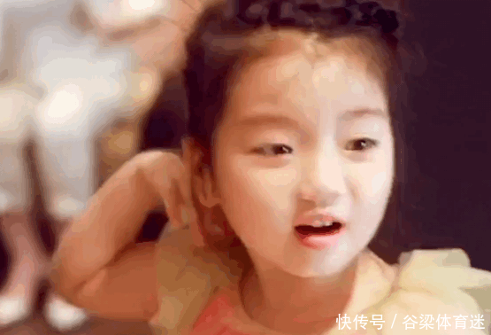阿拉蕾成戛纳电影节可爱网友,是最小导演被v网友明星为此吵介绍英文翻天还是电影200图片