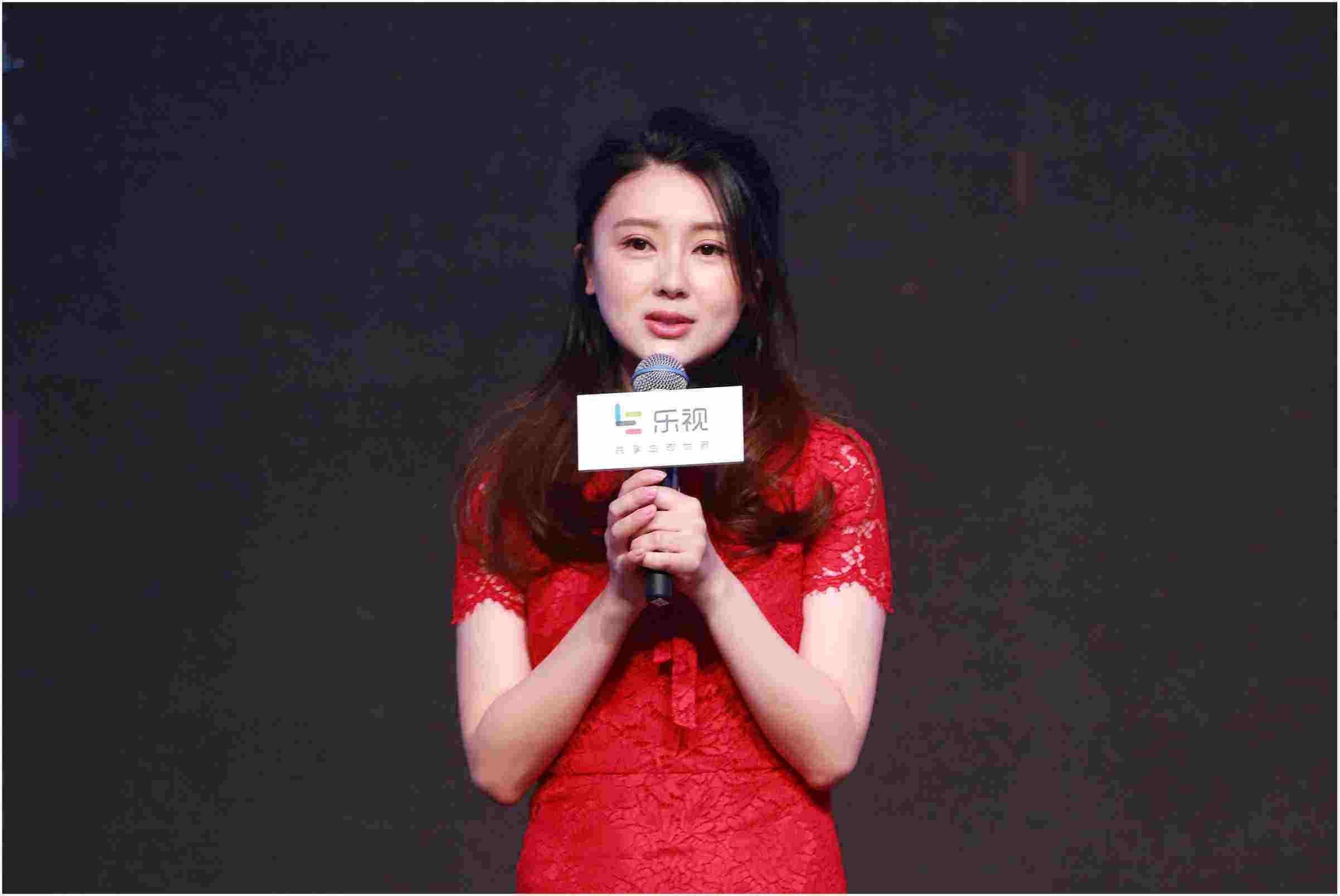 熊乃瑾点赞甘薇被列入老赖,真是塑料姐妹花?