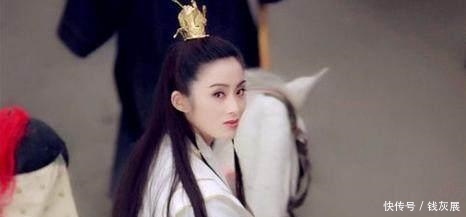 周润发重出江湖, 再现小马哥经典钞票点烟