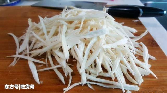 干煸杏鲍菇这要做,味道太好了,孩子吃饭更喜欢