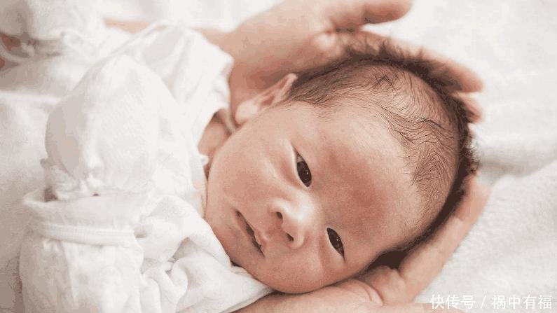 母乳喂养的宝宝, 体重增长缓慢, 育儿专家: 受喂