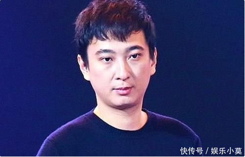 王思聪带新女友吃路边摊,小10岁女网红,与友人有说有笑心情好 e世博手机版app