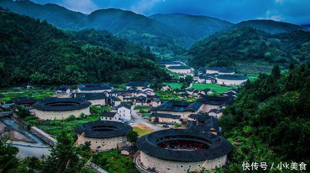 福建漳州的一个县, 人口近四十万, 被誉为中国