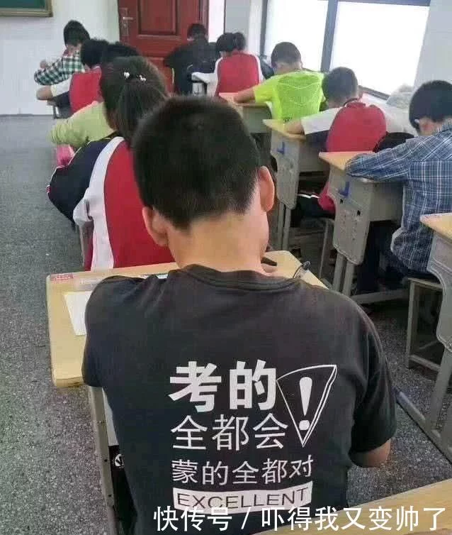 开心一刻笑话:路上看到两个美女吵架,眼看要打起来了 开心一刻笑话:路上看到两个美女吵架,眼看要打起来了