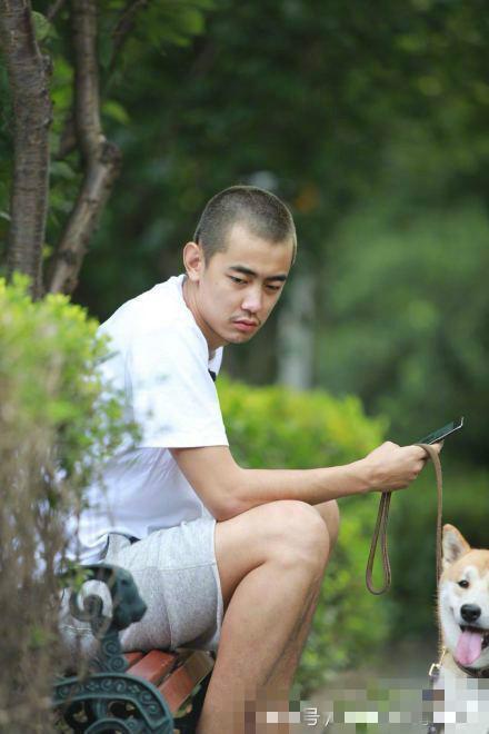 网传纪凌尘陈翔录制《我家那小子》，网友：改名叫《我家那渣男》