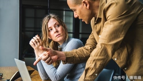 女人对你感兴趣才会这样,心中有好感才会想着余生有你 真人赌博娱乐