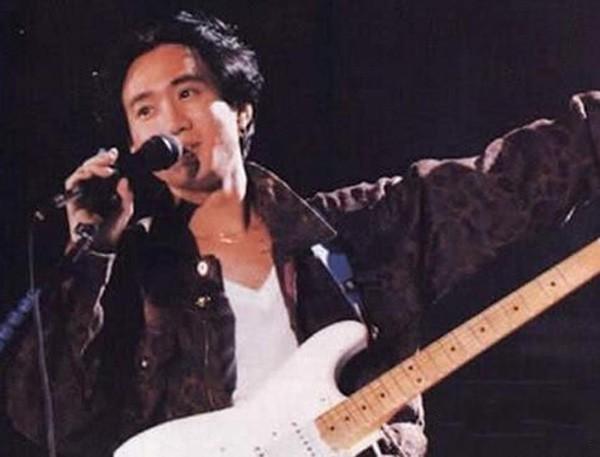 黄家驹前女友是谁叫什么名字 揭秘黄家驹一生