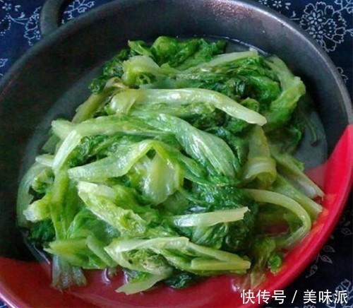 带女友头次回家,女友准备好礼还帮忙做饭菜,妈妈让我和女友分手