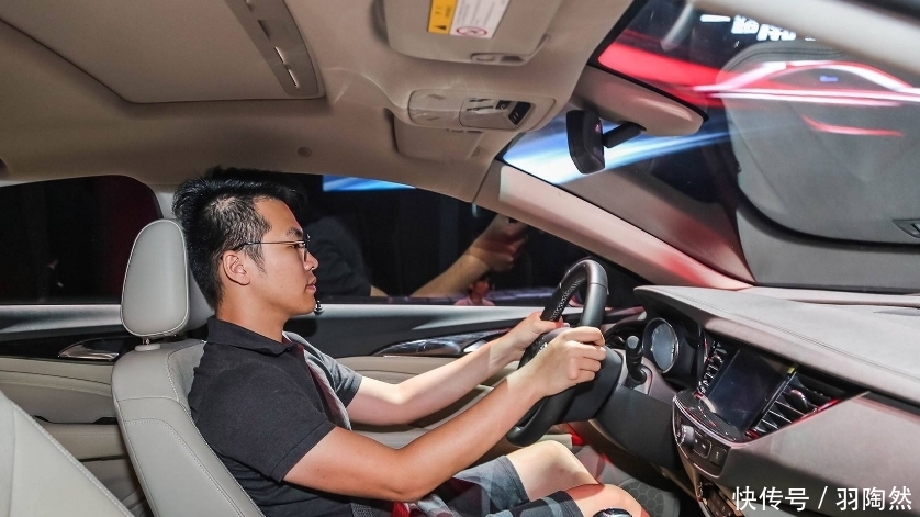 私家车跑高速,乘客在后排睡会被罚吗?交警:听好了,到时别怪我 dafa888bet手机版