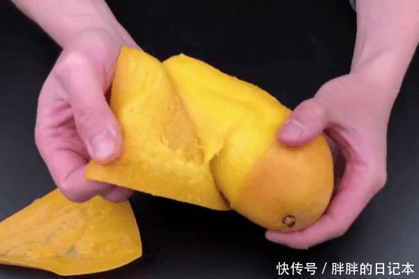 吃了20年芒果才知道, 芒果只需划2刀, 轻松剥皮